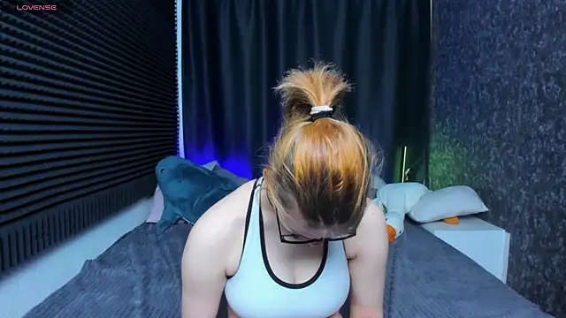 Snapshot of KIKI_Krash chatting on 03/10/25, 10:26 KIKI Krash online show from 03/10/25, 10:26