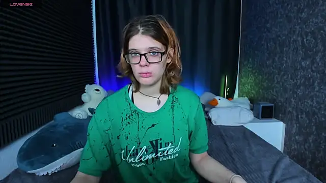 Snapshot of KIKI_Krash chatting on 03/13/25, 11:51 KIKI Krash online show from 03/13/25, 11:51