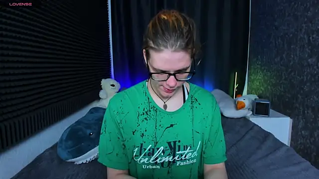 Snapshot of KIKI_Krash chatting on 03/14/25, 10:18 KIKI Krash online show from 03/14/25, 10:18