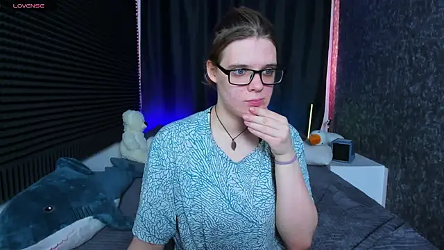 Snapshot of KIKI_Krash chatting on 03/19/25, 10:22 KIKI Krash online show from 03/19/25, 10:22