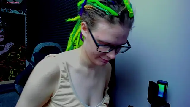 Snapshot of KIKI_Krash chatting on 09/13/25, 10:04 KIKI Krash online show from 09/13/25, 10:04