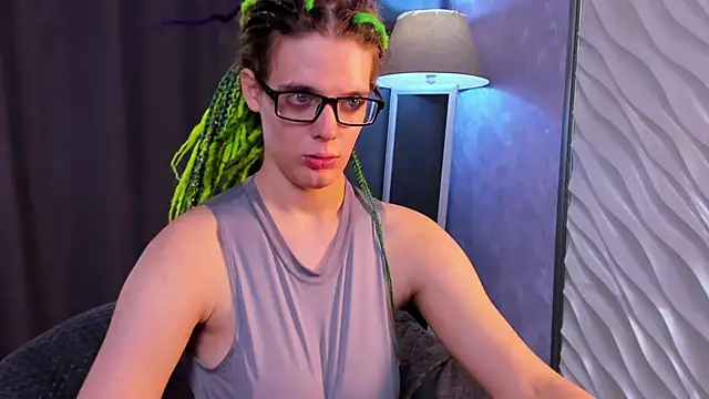 Snapshot of KIKI_Krash chatting on 09/20/25, 10:05 KIKI Krash online show from 09/20/25, 10:05