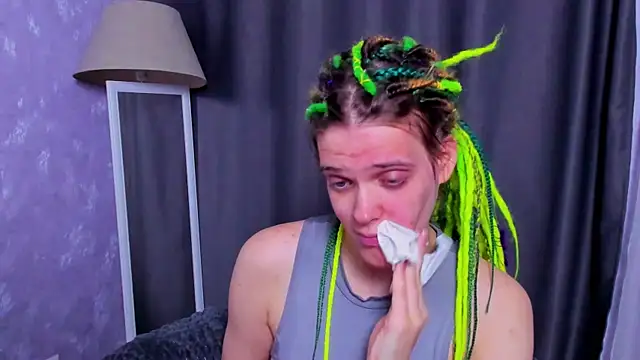 Snapshot of KIKI_Krash chatting on 09/23/25, 10:40 KIKI Krash online show from 09/23/25, 10:40