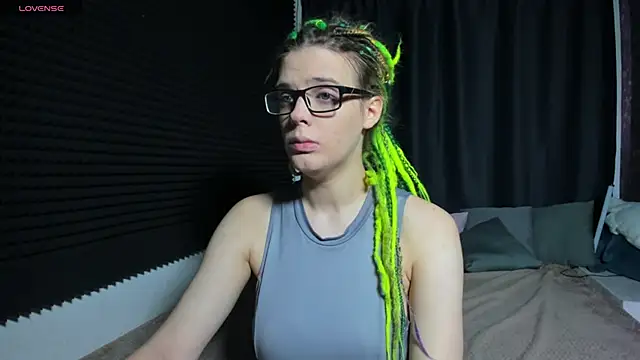 Snapshot of KIKI_Krash chatting on 09/25/25, 10:08 KIKI Krash online show from 09/25/25, 10:08