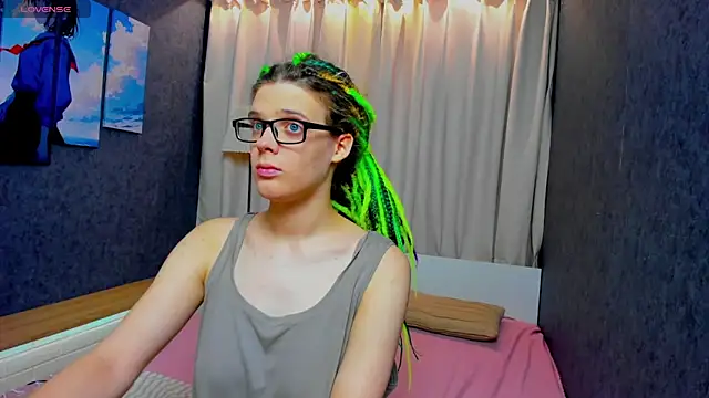 Snapshot of KIKI_Krash chatting on 10/03/25, 10:01 KIKI Krash online show from 10/03/25, 10:01