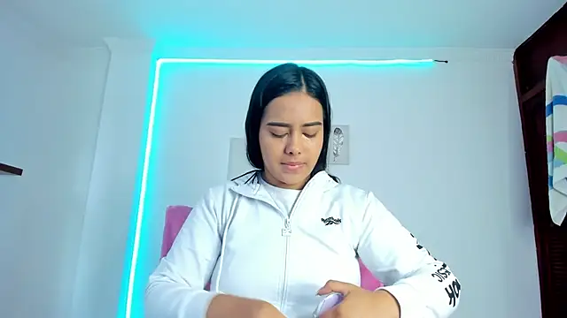 anniesweet- online show from 04/23/26, 01:46