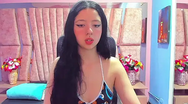 Snapshot of Nathalia_Reyes chatting on 12/15/24, 03:34 Nathalia Reyes online show from 12/15/24, 03:34