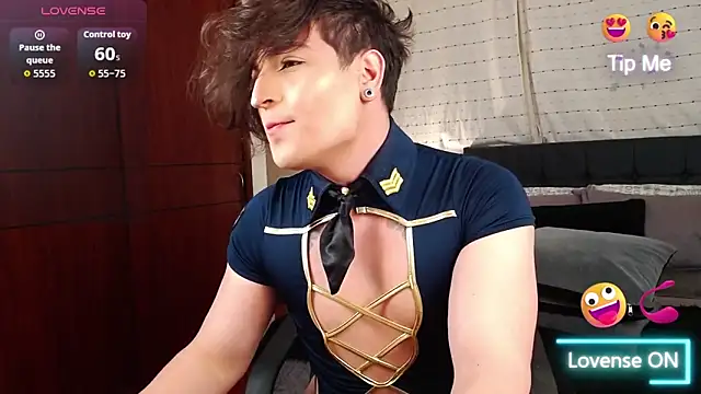 Snapshot of Hornymoan chatting on 10/31/25, 10:55 Hornymoan online show from 10/31/25, 10:55