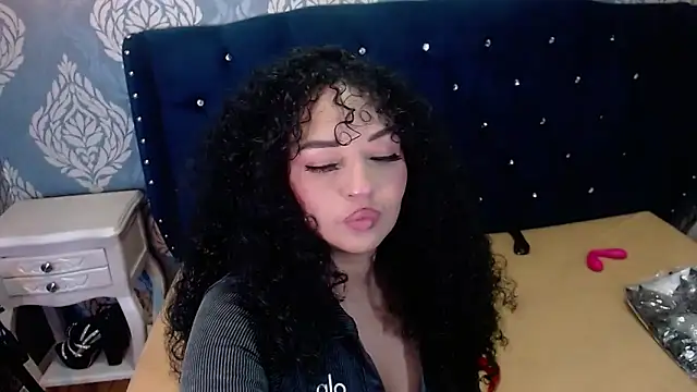 Snapshot of Sofiacowperx chatting on 03/21/26, 07:39 Sofiacowperx online show from 03/21/26, 07:39