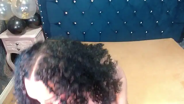 Snapshot of Sofiacowperx chatting on 04/18/26, 07:58 Sofiacowperx online show from 04/18/26, 07:58