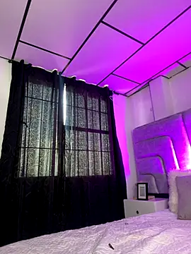 ZoeJohnsoon online show from 09/17/25, 03:24