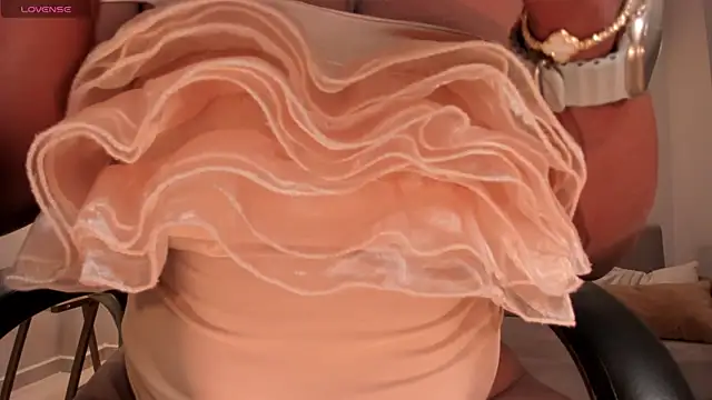 SavannahStorm online show from 10/26/25, 01:06