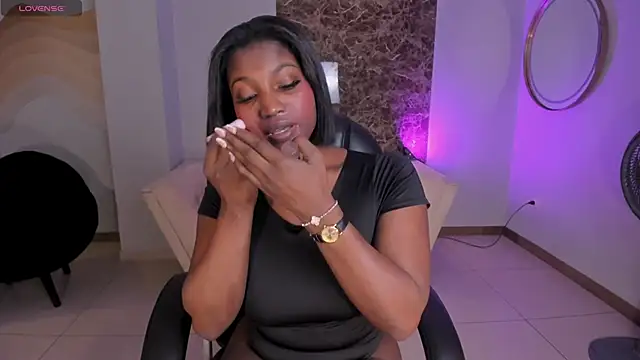 SavannahStorm online show from 11/30/25, 11:47