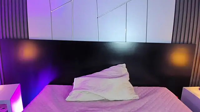 Snapshot of liz_goth chatting on 12/18/24, 12:40 liz goth online show from 12/18/24, 12:40