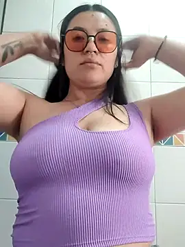 Snapshot of party_hornys69 chatting on 05/02/26, 04:23 party hornys69 online show from 05/02/26, 04:23