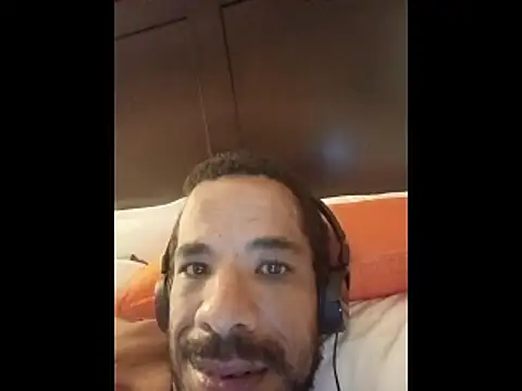 Tjskigh online show from 10/23/25, 04:17