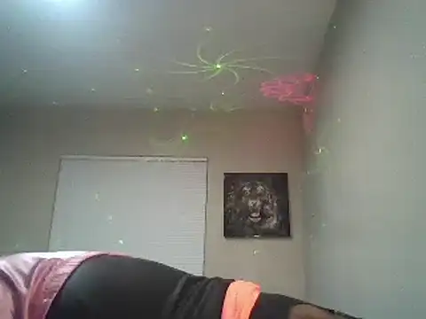 Snapshot of Needmehard chatting on 12/04/24, 03:04 Needmehard online show from 12/04/24, 03:04