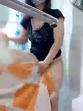 Snapshot of MikaKors chatting on 12/31/24, 12:25 MikaKors online show from 12/31/24, 12:25