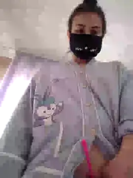 Snapshot of MikaKors chatting on 01/19/25, 09:44 MikaKors online show from 01/19/25, 09:44