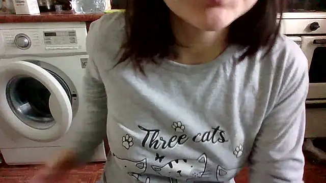 Snapshot of MikaKors chatting on 02/15/25, 07:38 MikaKors online show from 02/15/25, 07:38