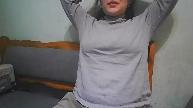 Snapshot of MikaKors chatting on 02/18/25, 02:38 MikaKors online show from 02/18/25, 02:38