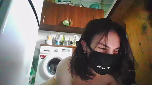 Snapshot of MikaKors chatting on 03/15/25, 12:13 MikaKors online show from 03/15/25, 12:13