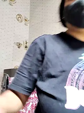 illay love online show from 04/12/26, 03:11