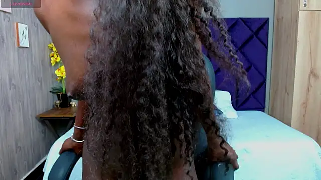 Nahomi-Hill online show from 01/18/25, 11:33