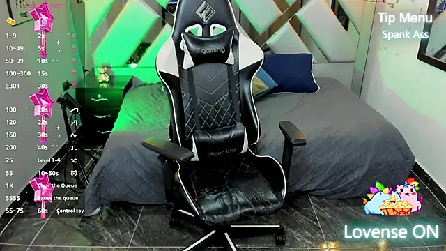 Nahomi-Hill online show from 02/02/25, 02:17