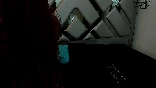 Nahomi-Hill online show from 09/08/25, 09:58