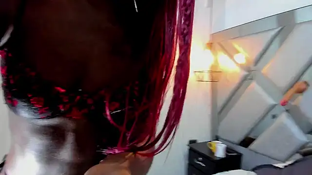 Nahomi-Hill online show from 09/10/25, 09:26