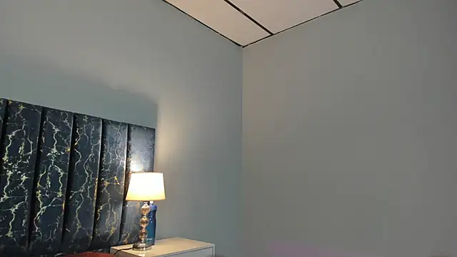 Sophia Lemos online show from 10/23/25, 01:54