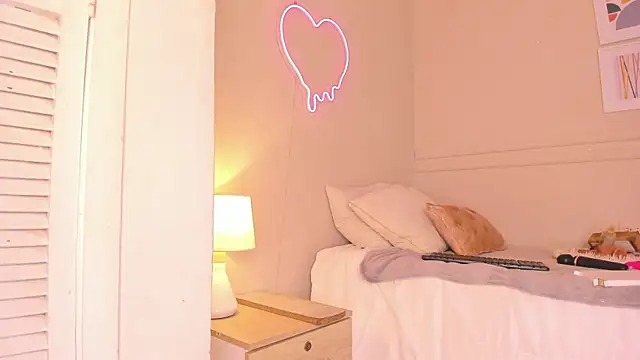 zoe sky  online show from 11/11/25, 12:05