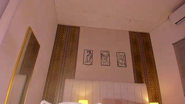 Snapshot of zoe_sky_ chatting on 03/27/26, 11:32 zoe sky online show from 03/27/26, 11:32