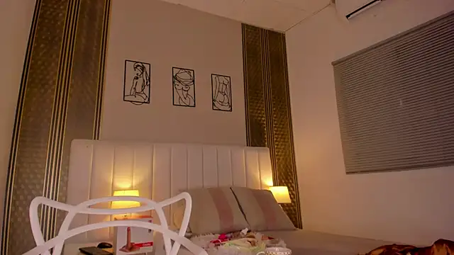 Snapshot of zoe_sky_ chatting on 04/06/26, 11:33 zoe sky online show from 04/06/26, 11:33