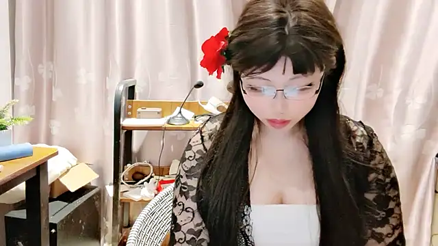 Snapshot of arena1357 chatting on 04/15/26, 01:29 arena1357 online show from 04/15/26, 01:29