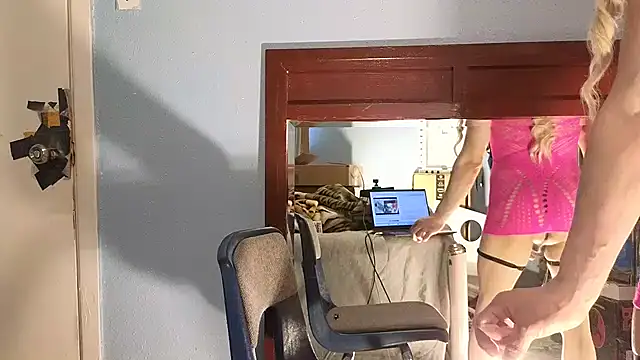 Snapshot of Sandrasaa chatting on 03/26/26, 10:26 Sandrasaa online show from 03/26/26, 10:26