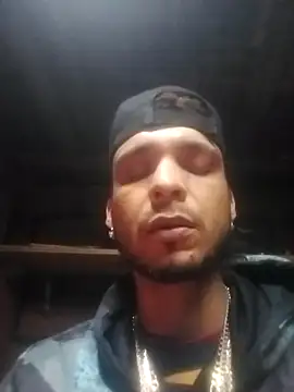 Snapshot of _Dmente_ chatting on 02/24/25, 08:27  Dmente  online show from 02/24/25, 08:27