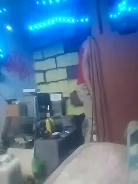 Snapshot of _Dmente_ chatting on 03/18/25, 06:57  Dmente  online show from 03/18/25, 06:57