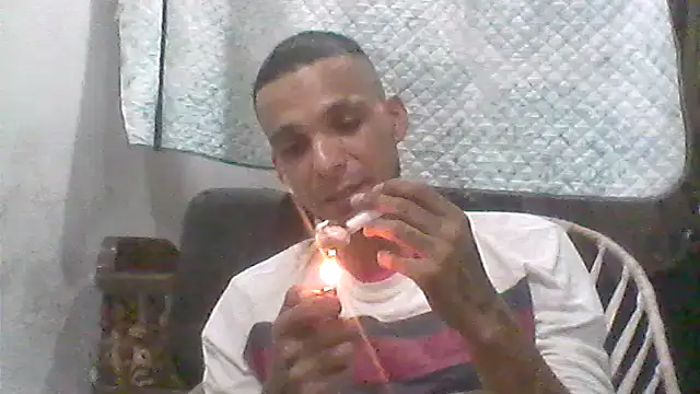 Snapshot of _Dmente_ chatting on 10/15/25, 09:09  Dmente  online show from 10/15/25, 09:09
