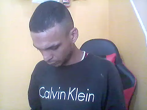 Snapshot of _Dmente_ chatting on 10/18/25, 08:09  Dmente  online show from 10/18/25, 08:09