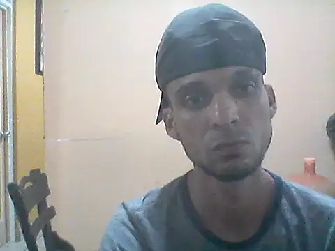 Snapshot of _Dmente_ chatting on 10/23/25, 05:40  Dmente  online show from 10/23/25, 05:40