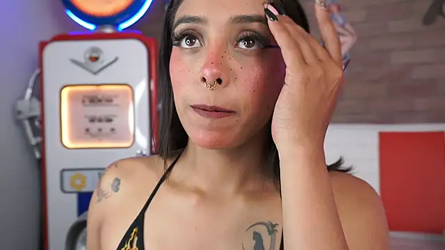 miss collins online show from 05/11/26, 06:05