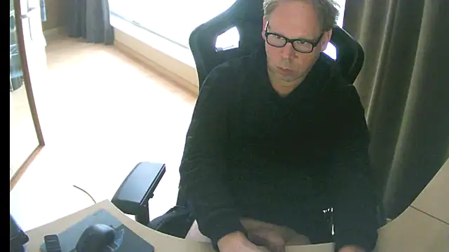 Snapshot of kinkyslet8 chatting on 10/15/25, 03:12 kinkyslet8 online show from 10/15/25, 03:12