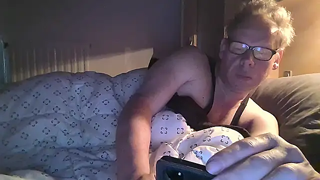 Snapshot of kinkyslet8 chatting on 03/26/26, 08:09 kinkyslet8 online show from 03/26/26, 08:09