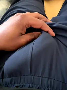 078-Piper online show from 10/13/25, 06:13