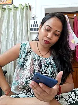 DREAM GIRL-30 online show from 03/04/25, 07:30