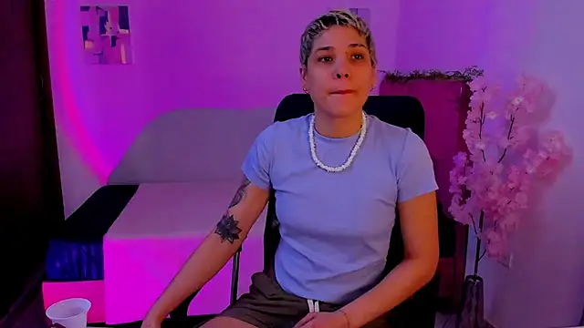 Charlee pink online show from 11/05/25, 05:35