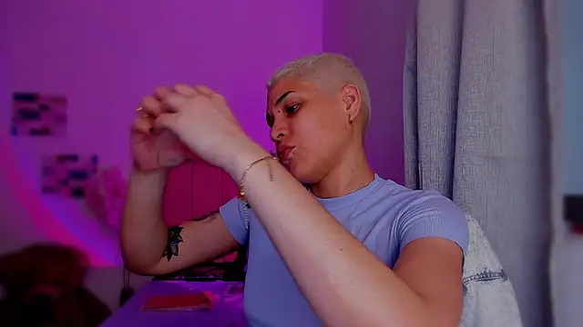 Charlee pink online show from 02/27/26, 12:54