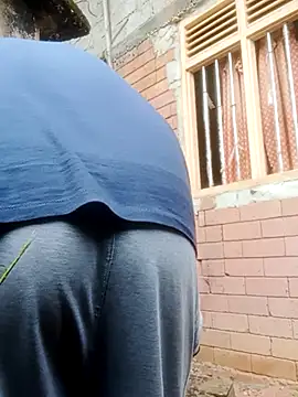 Snapshot of walkollanew99 chatting on 02/15/26, 02:52 walkollanew99 online show from 02/15/26, 02:52